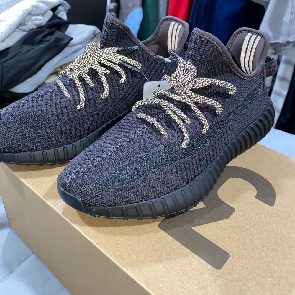 Yeezy 350 v2 triple black